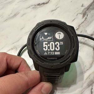 Garmin instinct